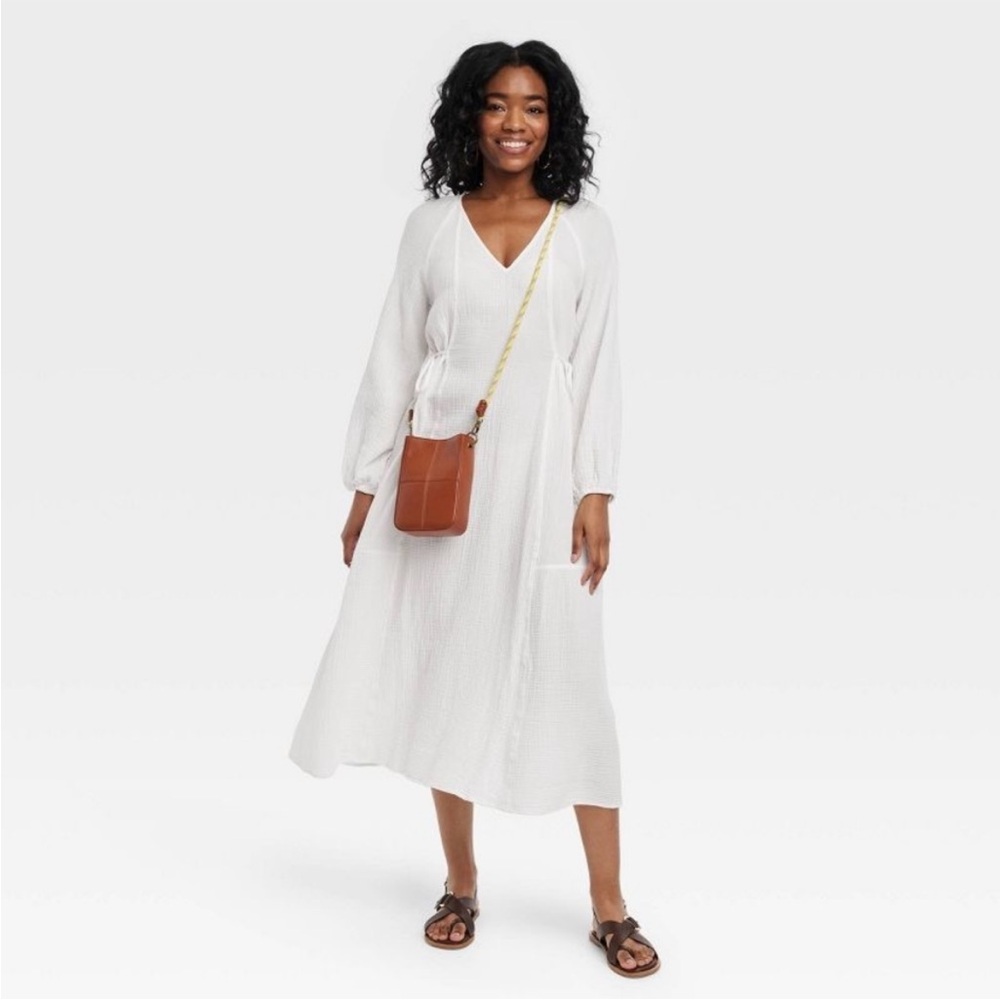 •SOLD•White Long Sleeve Dress